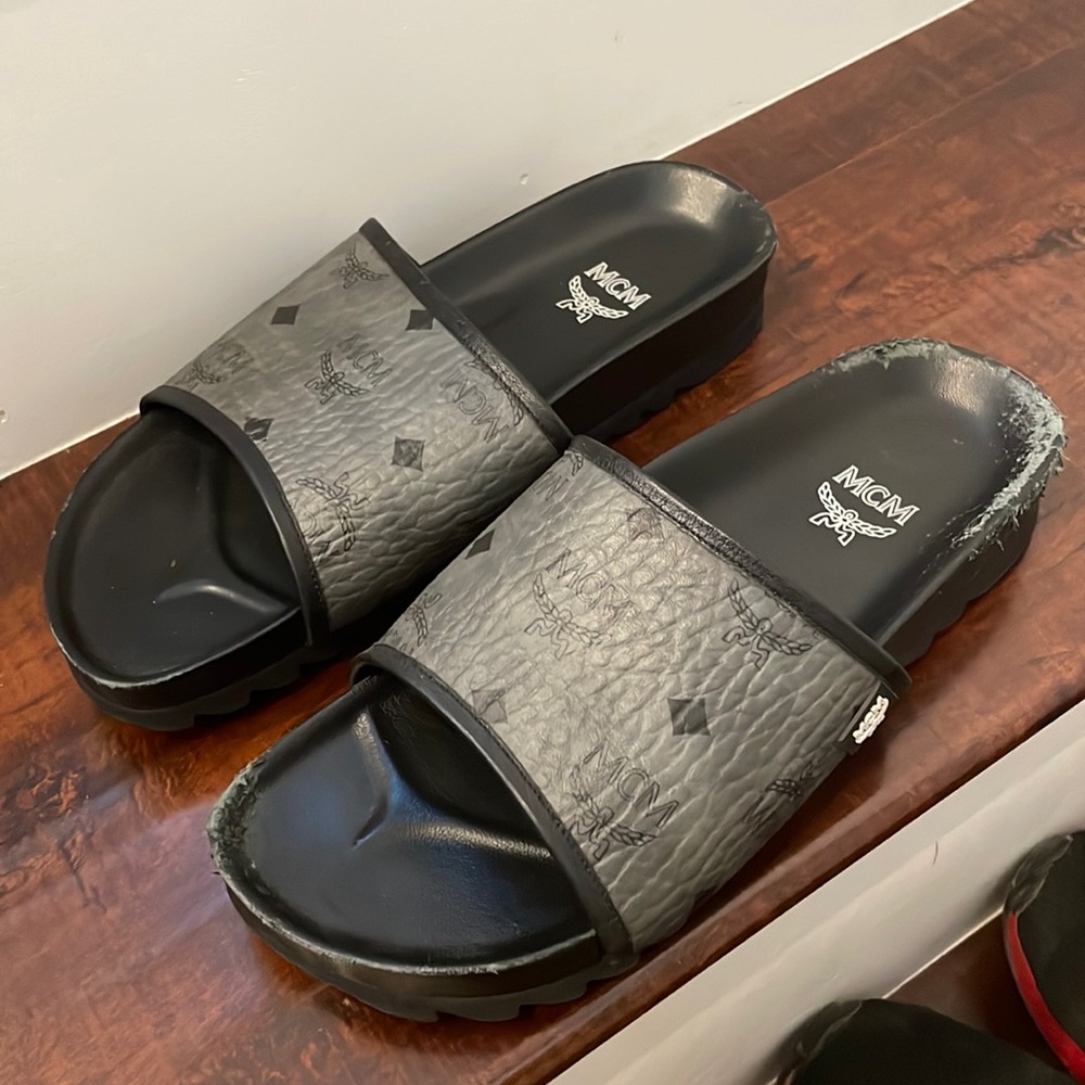 Men MCM Slides